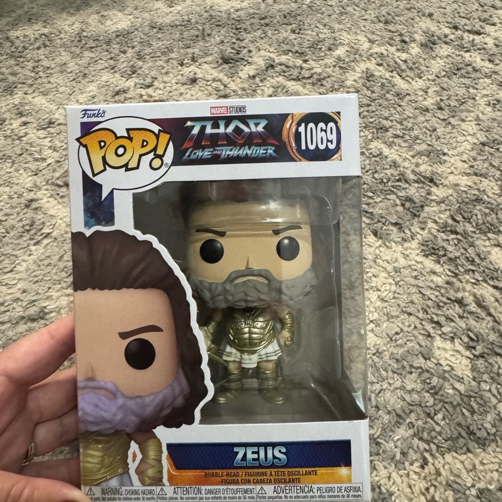 Funko Pop! Thor love and thunder Zeus Figure #1069